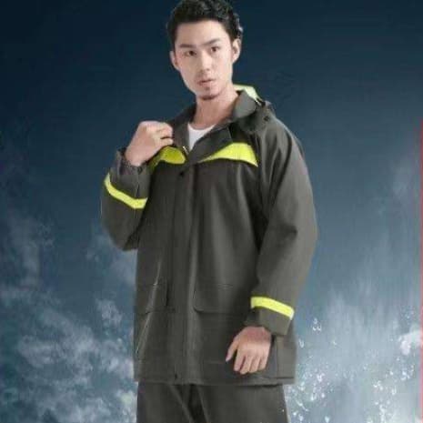 【売切】暴風雨対応 防水レインウェア