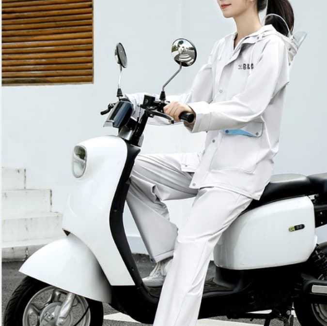 バイク専用シームレスレインウェア