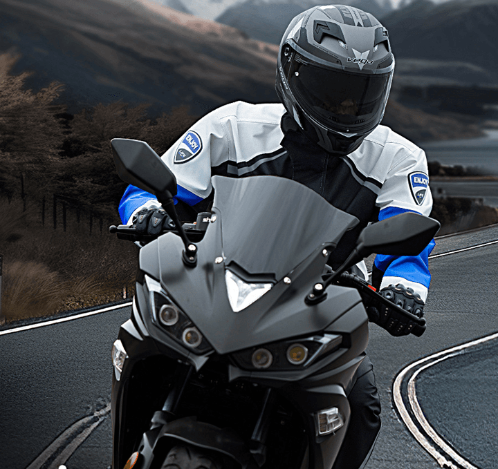 オールシーズン対応バイク用レインウェア