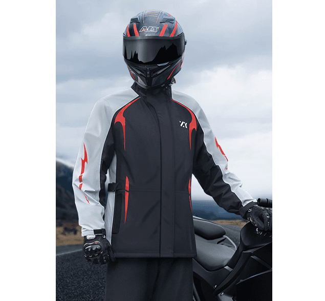 全天候型バイク用プロテクトレインウェア