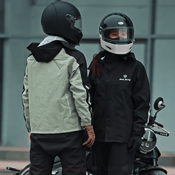 通気性抜群バイク用レインウェア