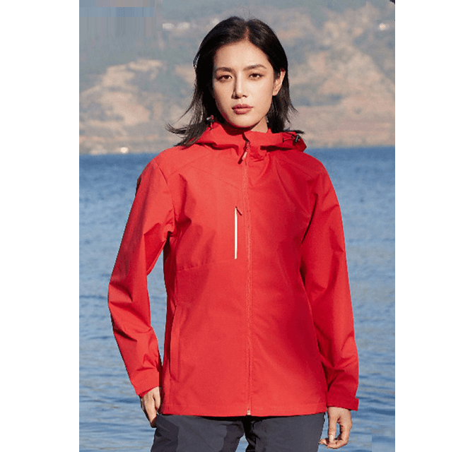 アウトドア対応メッシュ裏地レインウェア