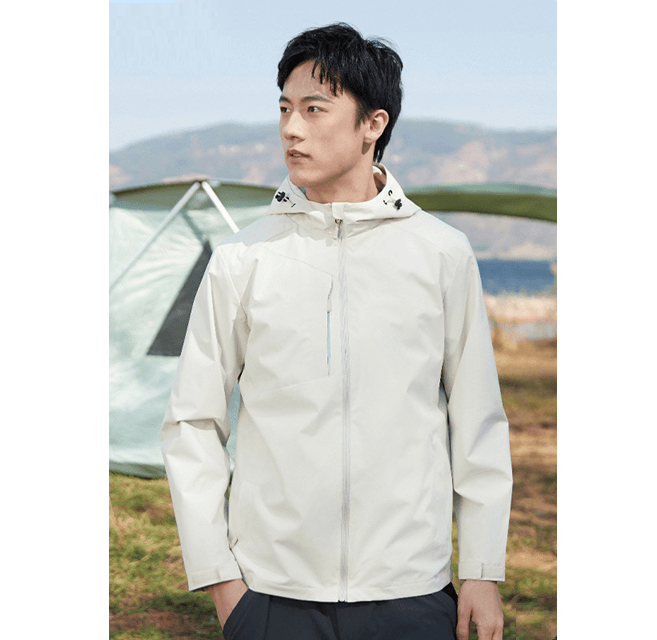 アウトドア対応メッシュ裏地レインウェア