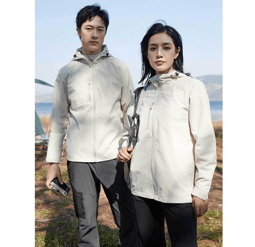 アウトドア対応メッシュ裏地レインウェア