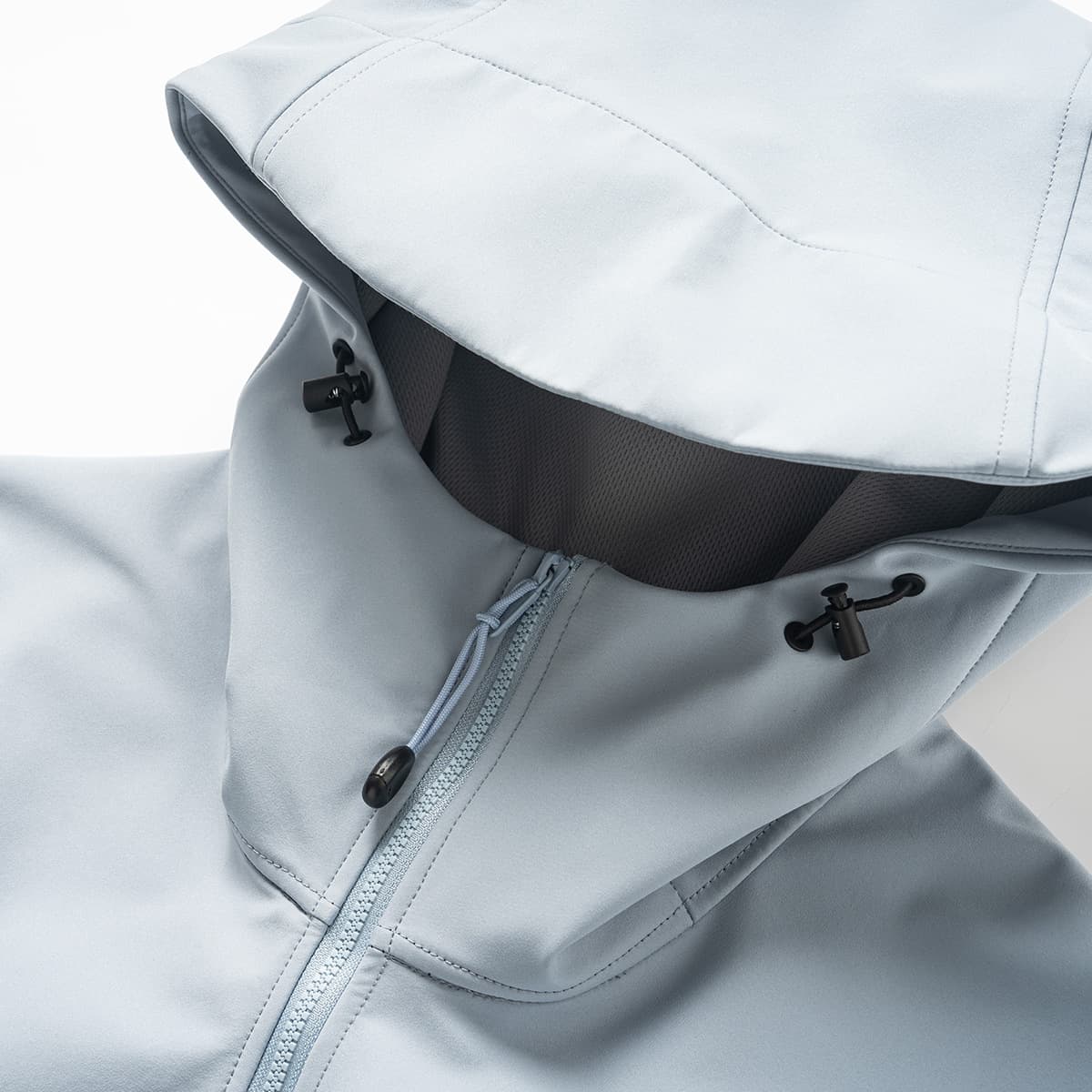 ソフトシェル カジュアルでアウトドアに最適な機能性レインジャケット