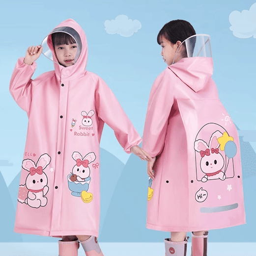 かわいいキャラクターの雨の日レインウェア
